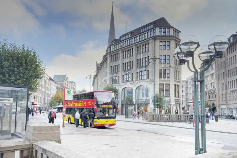 Doppeldecker Haltestelle Rathausmarkt